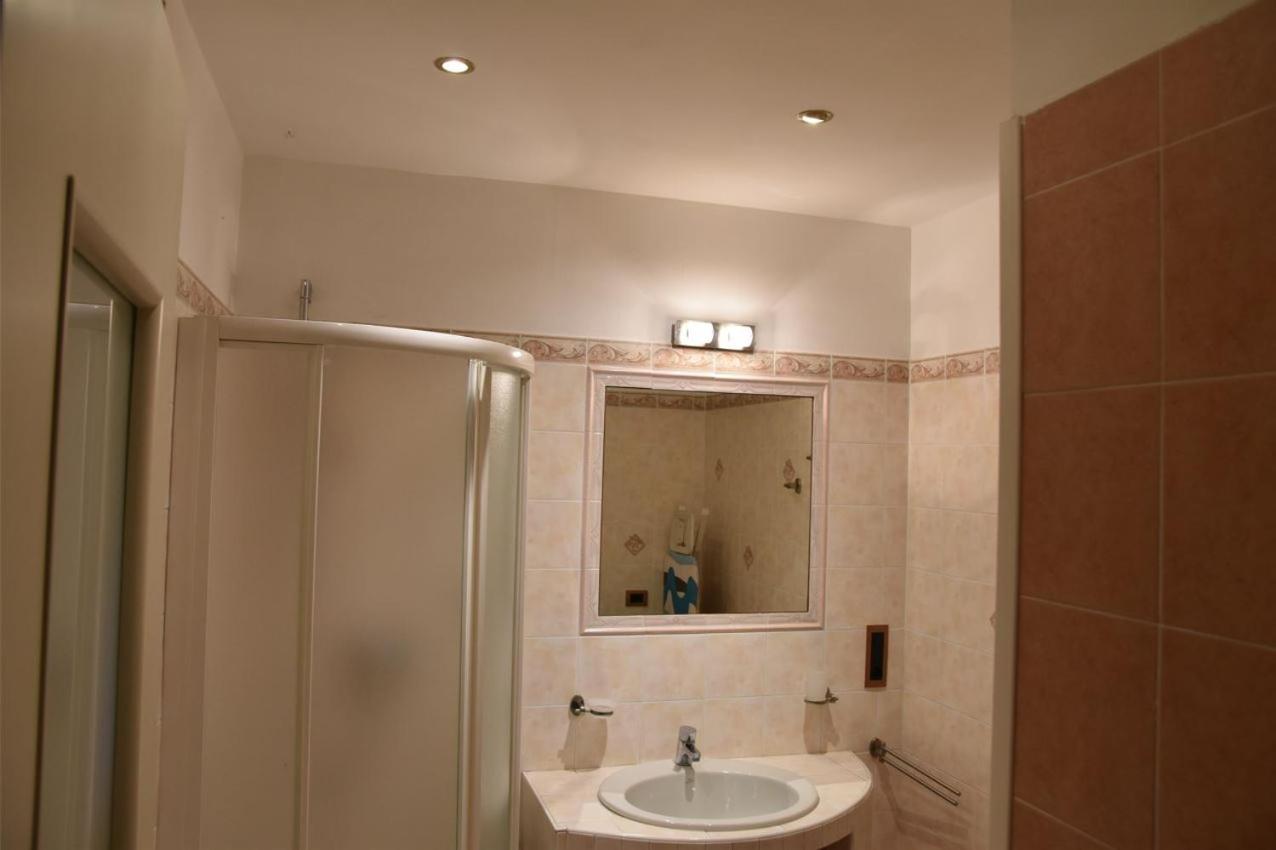 Lognomoelafatina Apartment Baveno Luaran gambar